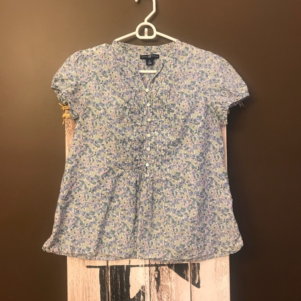 Gap top. Size medium.